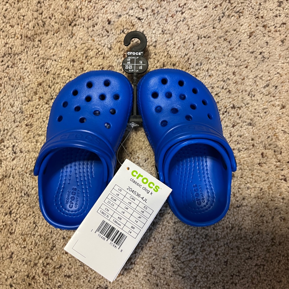 Kids Classic Crocs - size c6